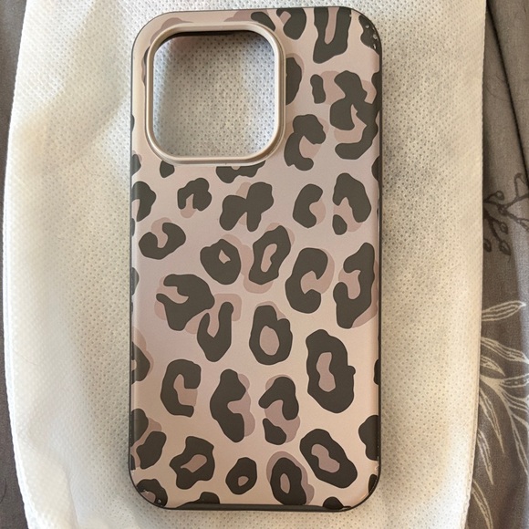 OtterBox iPhone 15 Pro (Only) Symmetry Series Case - Wildcat - Picture 3 of 4